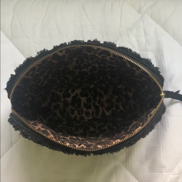 Victoria’s Secret Rose Pattern Cosmetic Bag - Picture 5 of 7